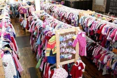 PACA DE BEBES DE 0 A 3 AÑOS CONTIENE 320 PRENDAS CON ROPA NUEVA Y ETIQUETADA.